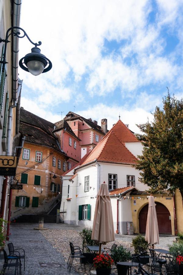 Charming Studio Ideal For Getaways Or Workations In Sibiu'S Medieval City Center Eksteriør bilde